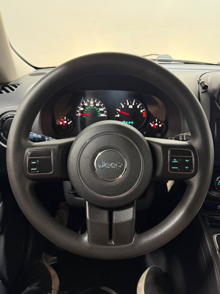 Photo 15 of this JEEP PATRIOT
