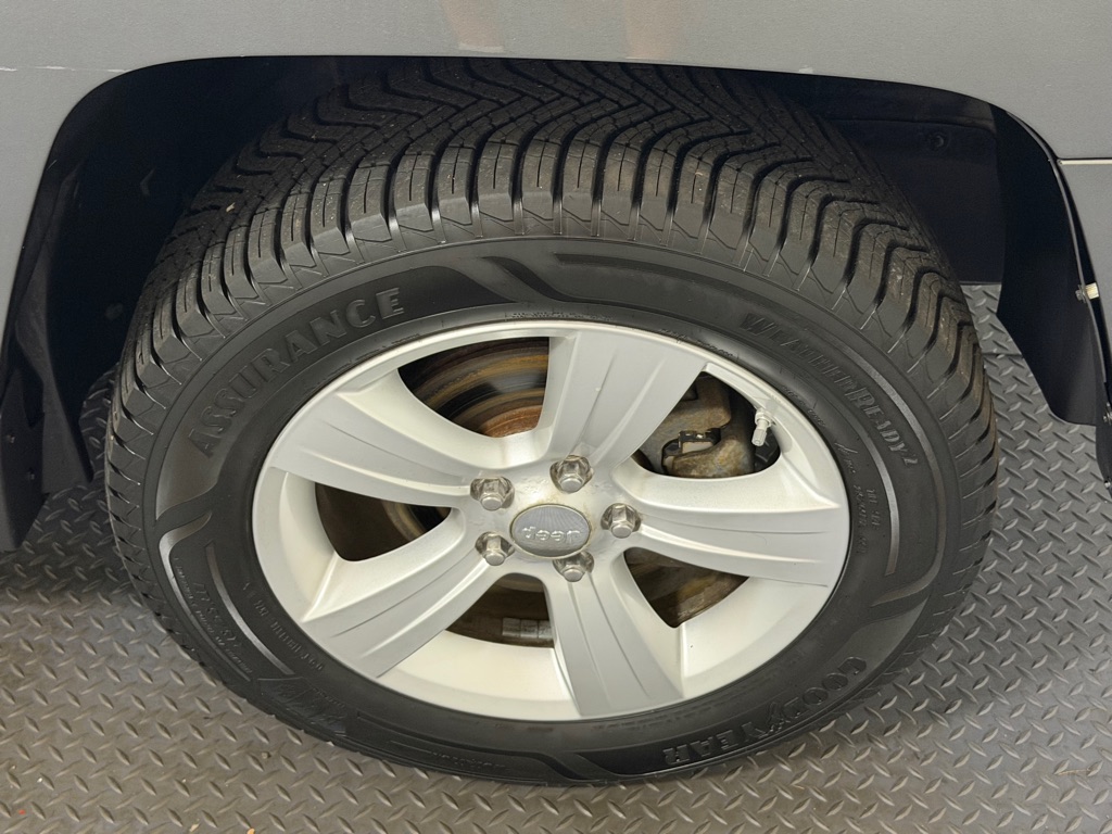Photo 17 of this JEEP PATRIOT