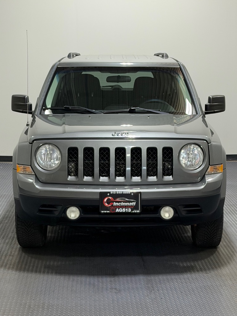 Photo 3 of this JEEP PATRIOT