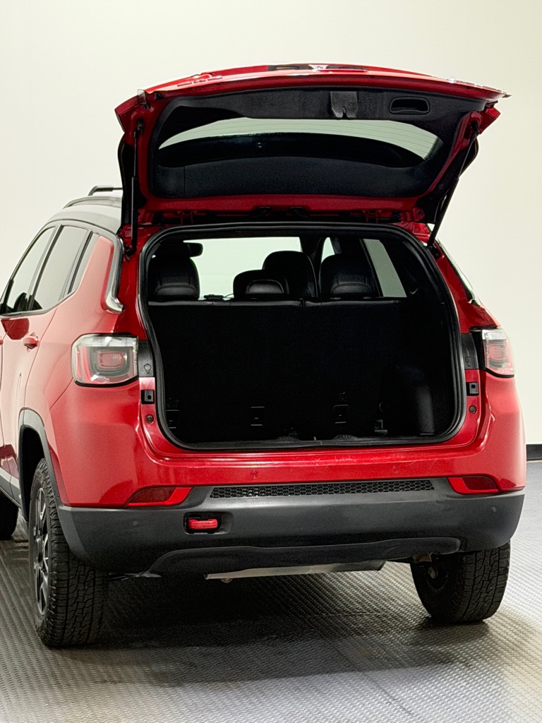 Photo 12 of this JEEP COMPASS