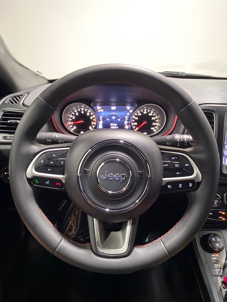 Photo 16 of this JEEP COMPASS
