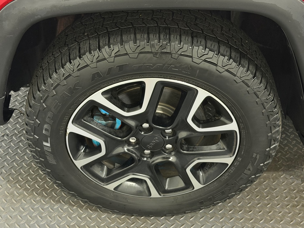 Photo 21 of this JEEP COMPASS