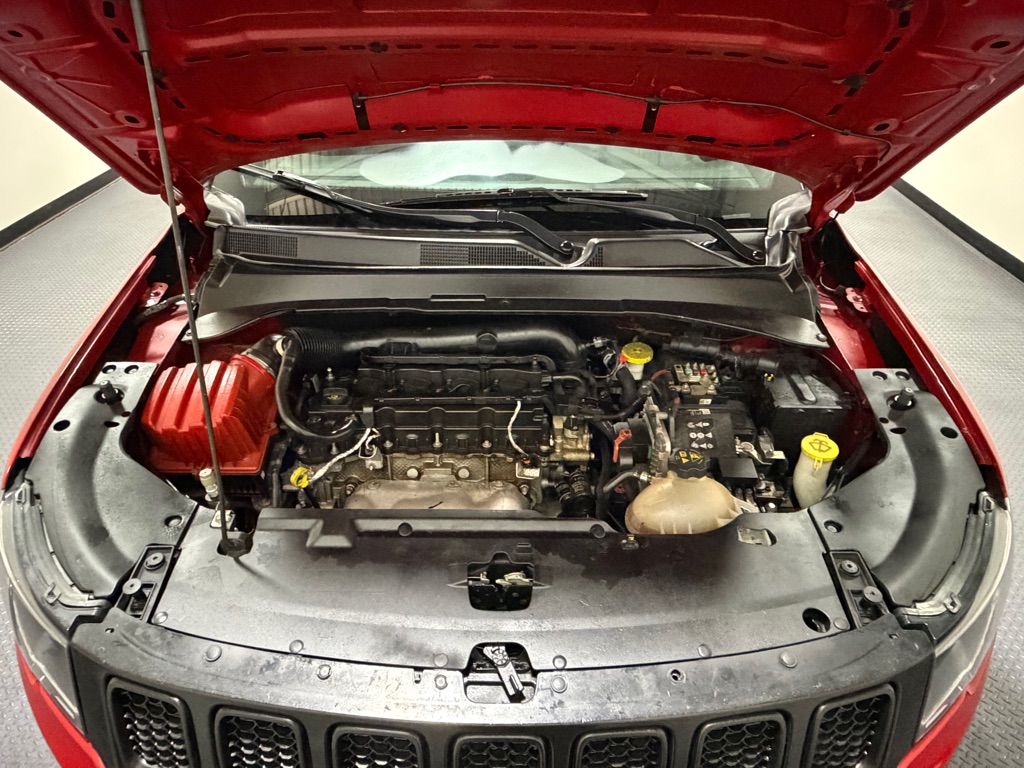 Photo 17 of this JEEP COMPASS
