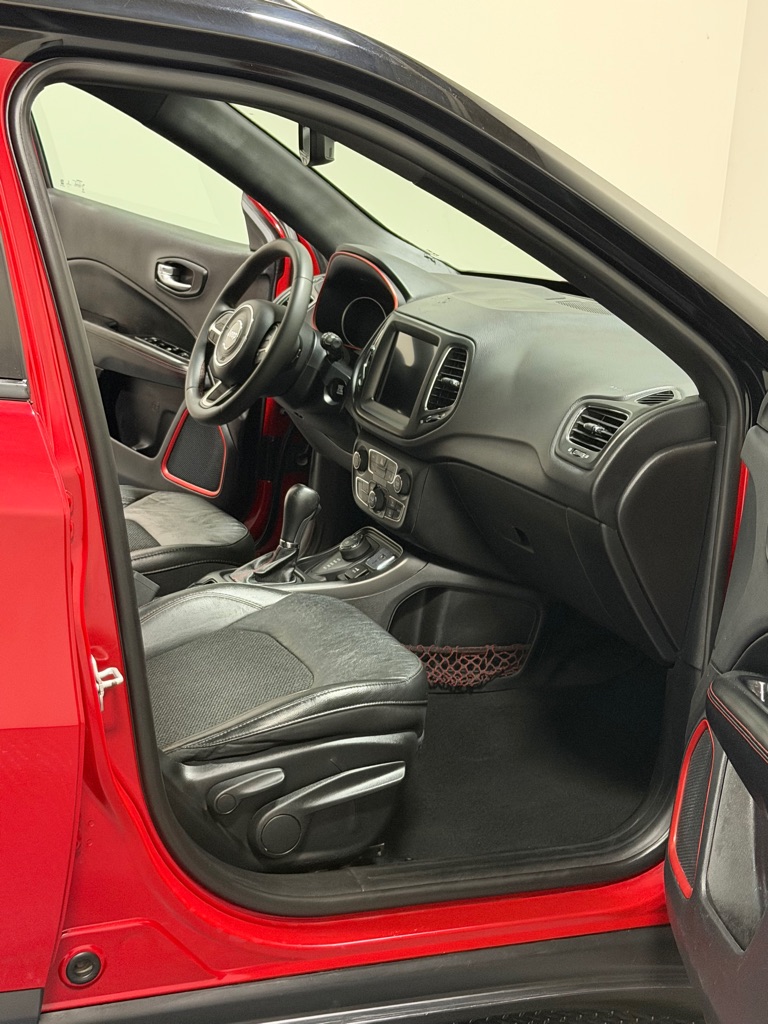 Photo 11 of this JEEP COMPASS