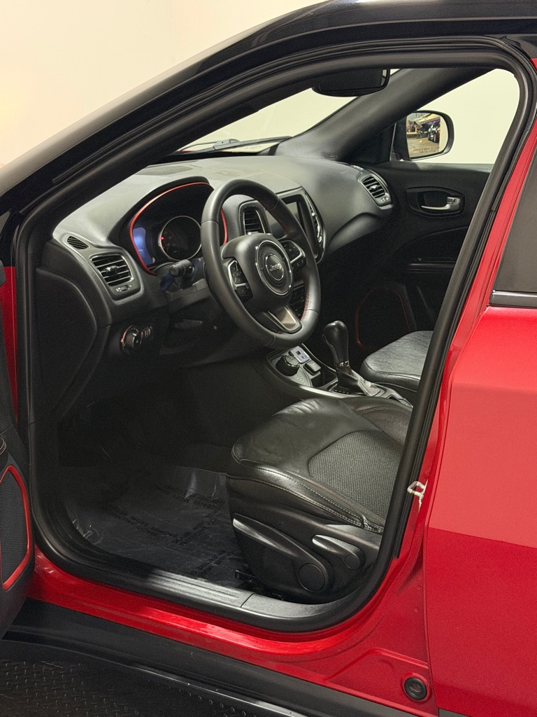 Photo 8 of this JEEP COMPASS
