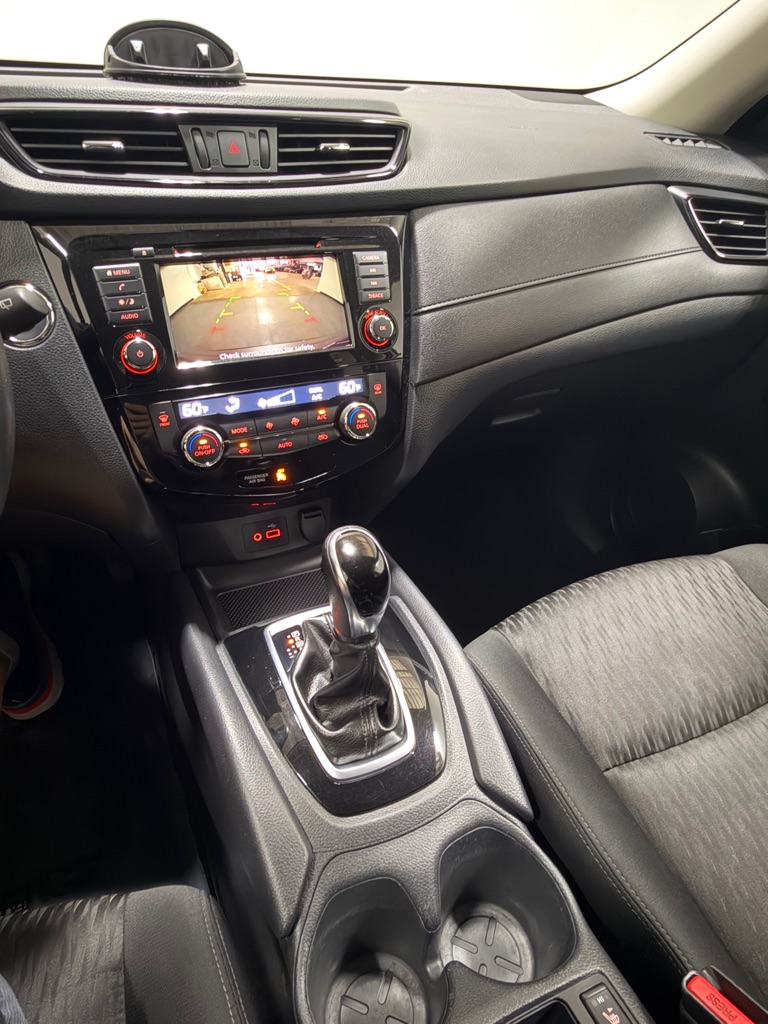 Photo 13 of this NISSAN ROGUE
