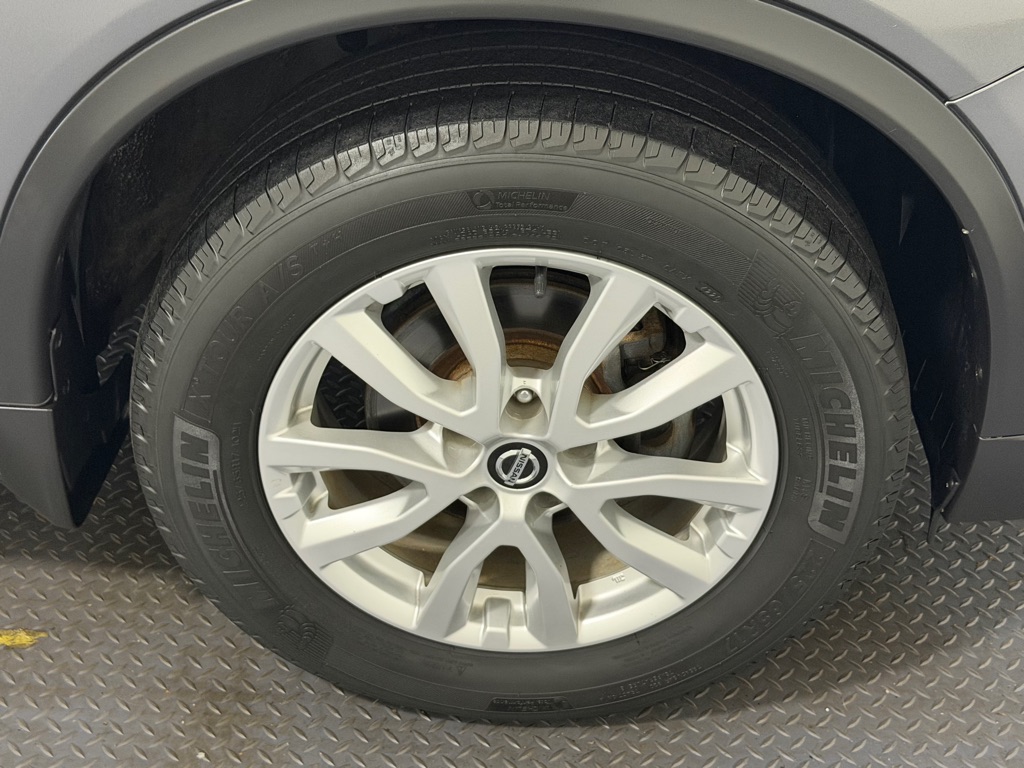 Photo 17 of this NISSAN ROGUE