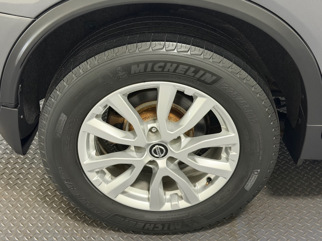 Photo 18 of this NISSAN ROGUE