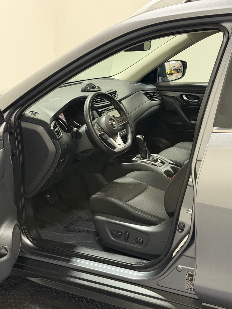 Photo 8 of this NISSAN ROGUE