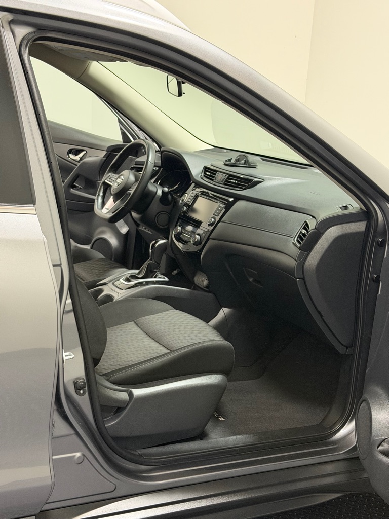 Photo 11 of this NISSAN ROGUE
