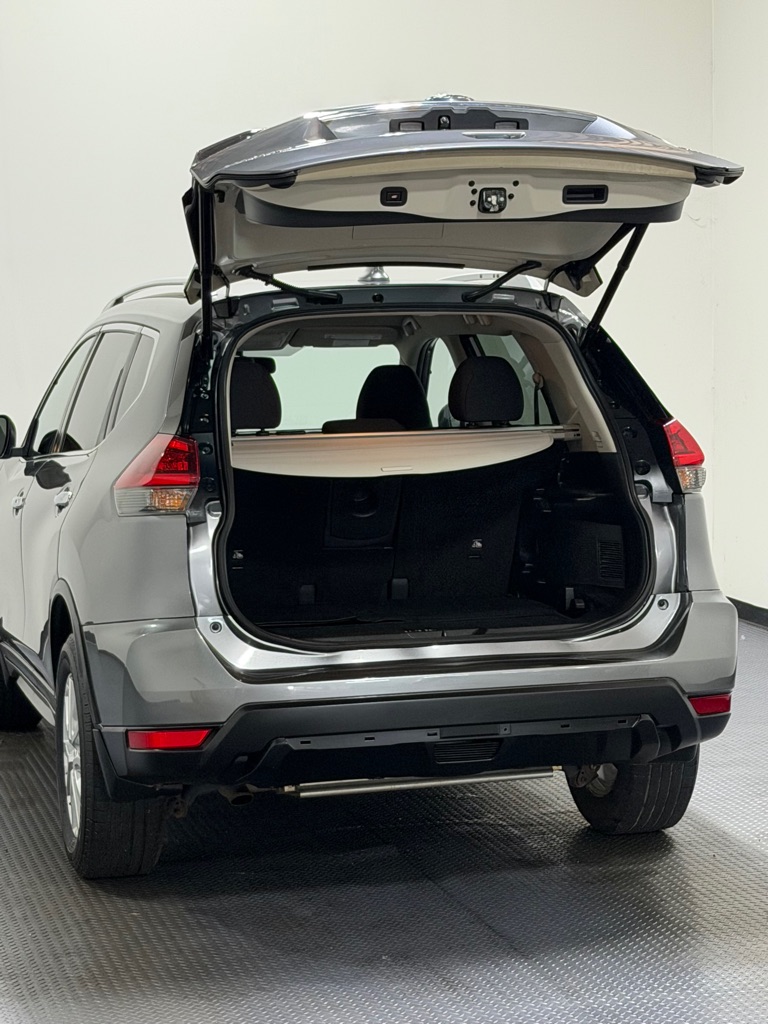Photo 12 of this NISSAN ROGUE