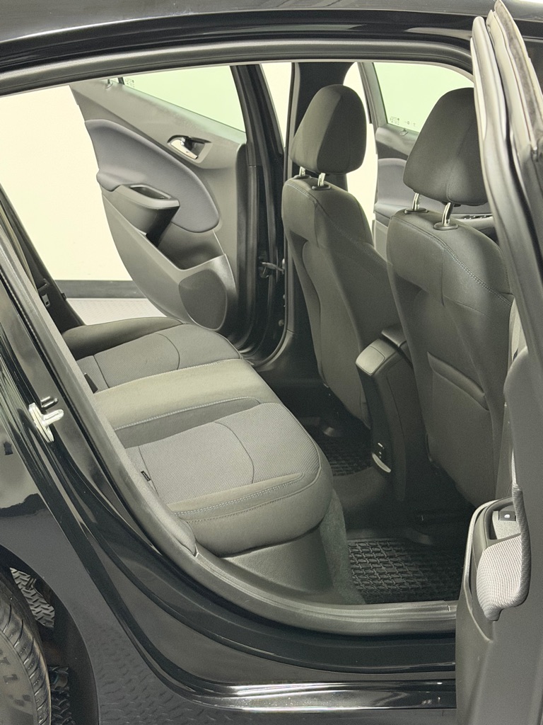 Photo 9 of this CHEVROLET CRUZE