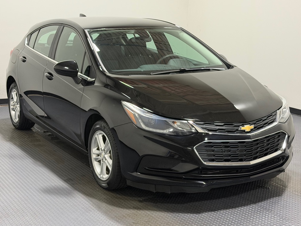 Photo 3 of this CHEVROLET CRUZE