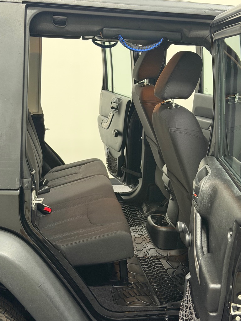 Photo 10 of this JEEP WRANGLER UNLIMI