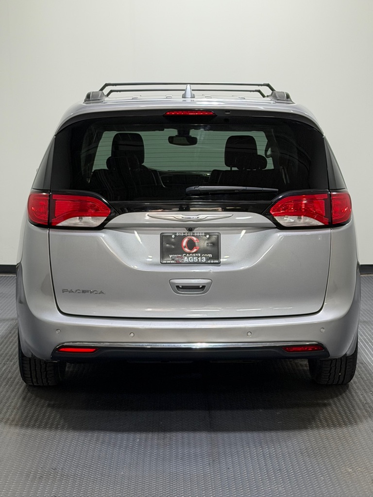 Photo 6 of this CHRYSLER PACIFICA