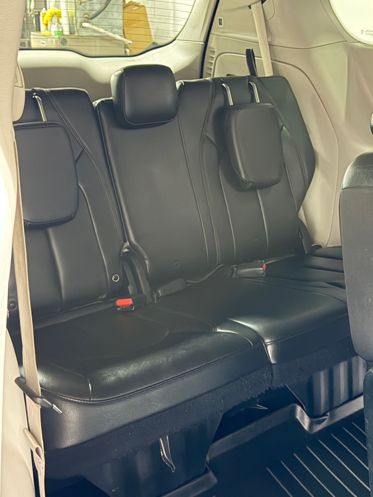 Photo 11 of this CHRYSLER PACIFICA