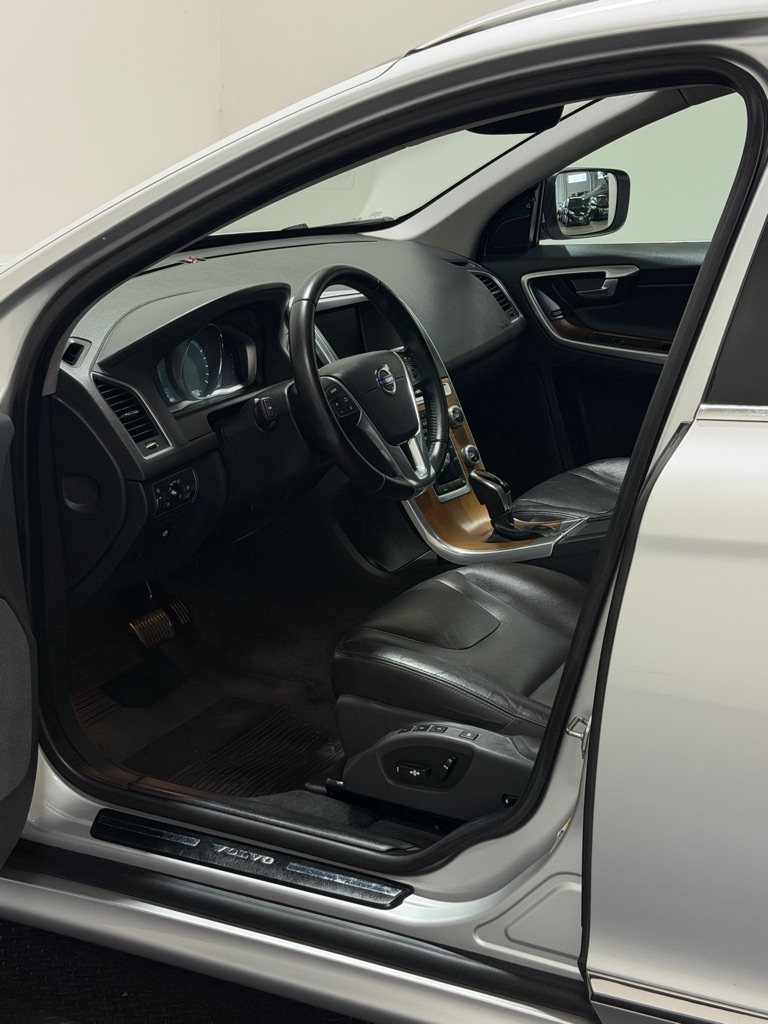 Photo 8 of this VOLVO XC60