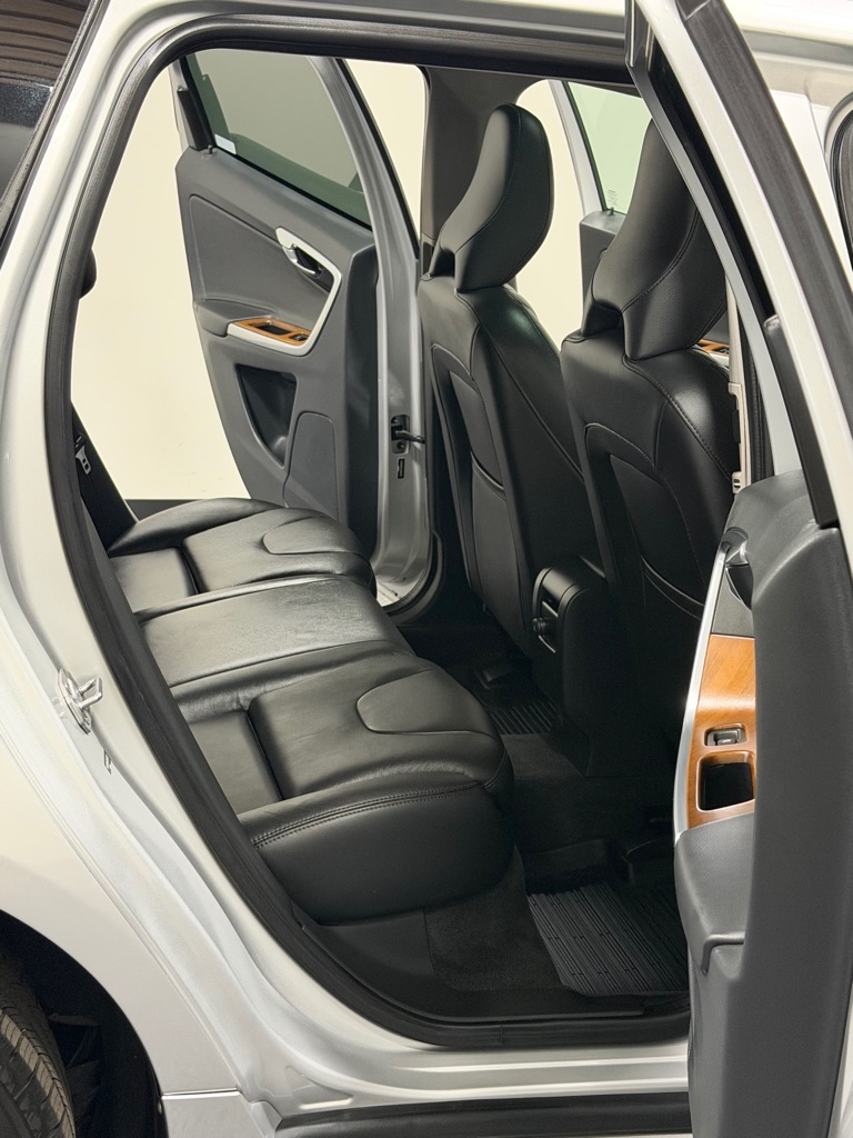 Photo 10 of this VOLVO XC60