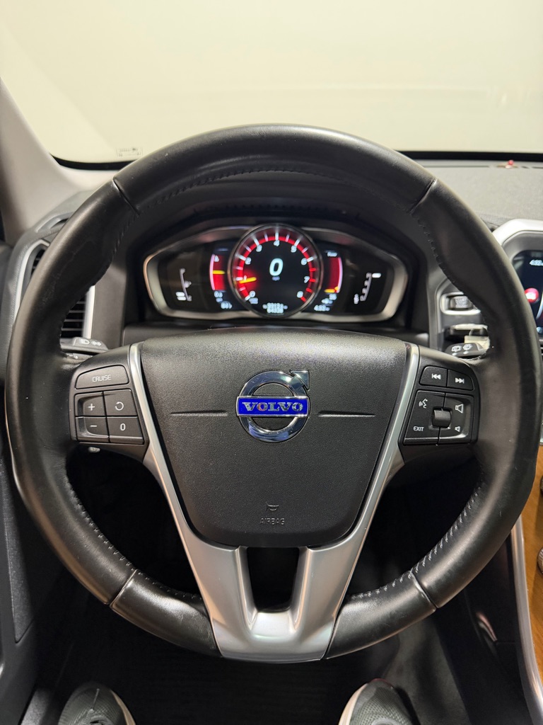 Photo 15 of this VOLVO XC60