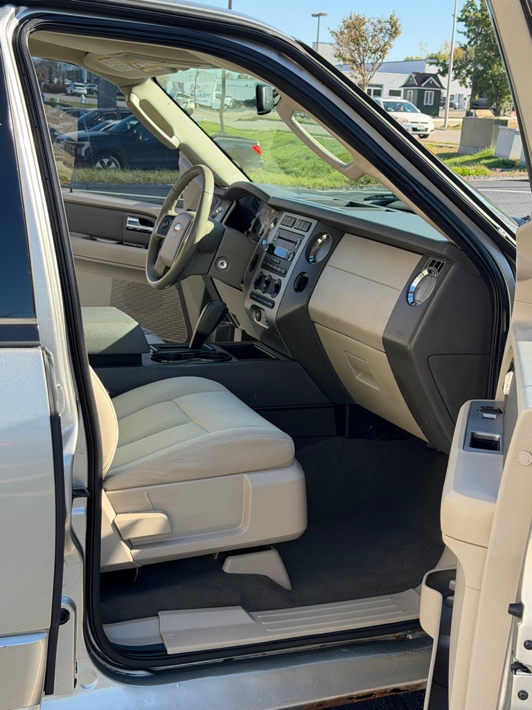 Photo 8 of this FORD EXPEDITION