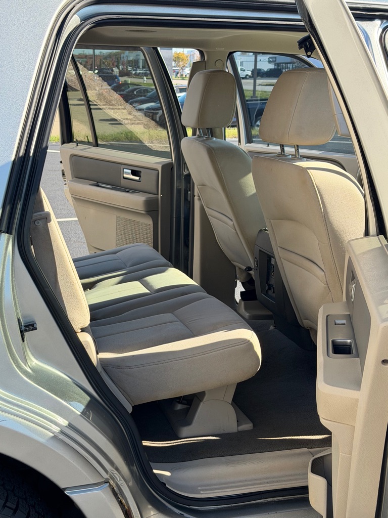Photo 7 of this FORD EXPEDITION
