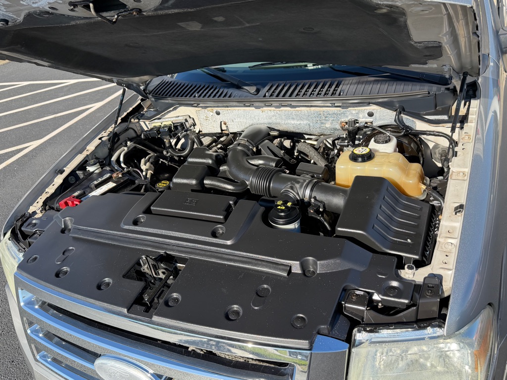 Photo 13 of this FORD EXPEDITION