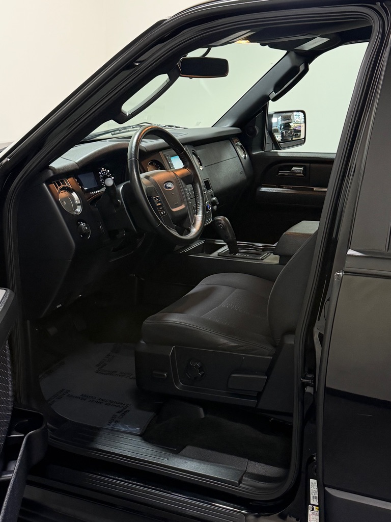 Photo 8 of this FORD EXPEDITION