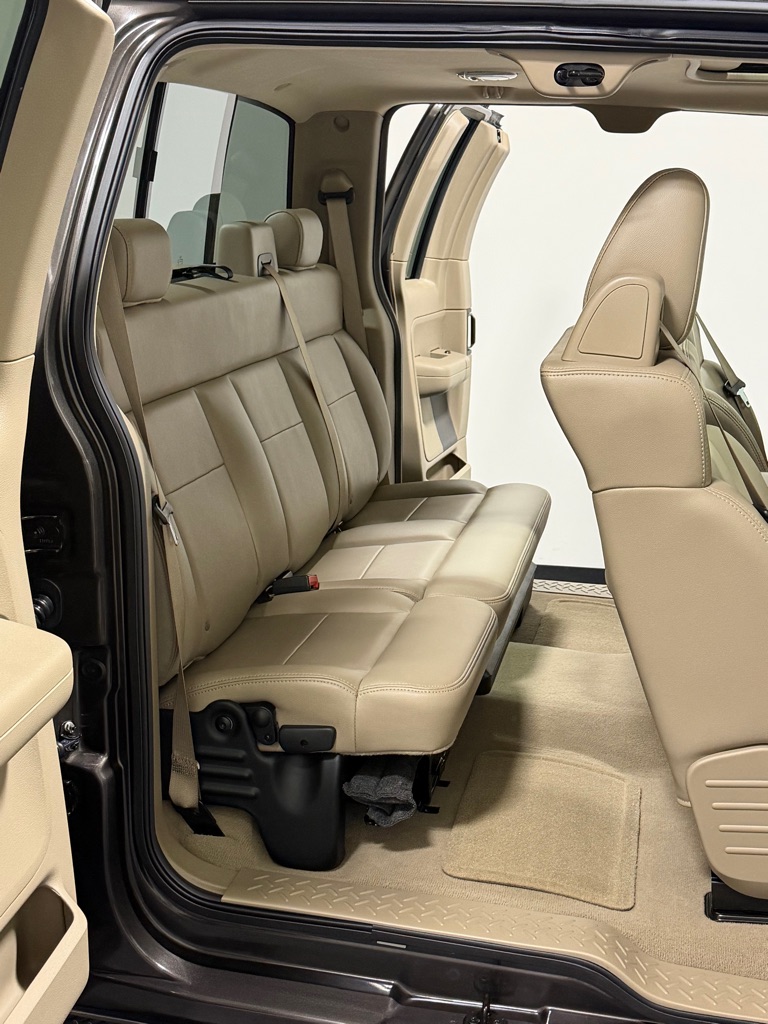 Photo 10 of this FORD F150