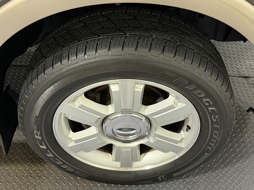 Photo 17 of this FORD F150