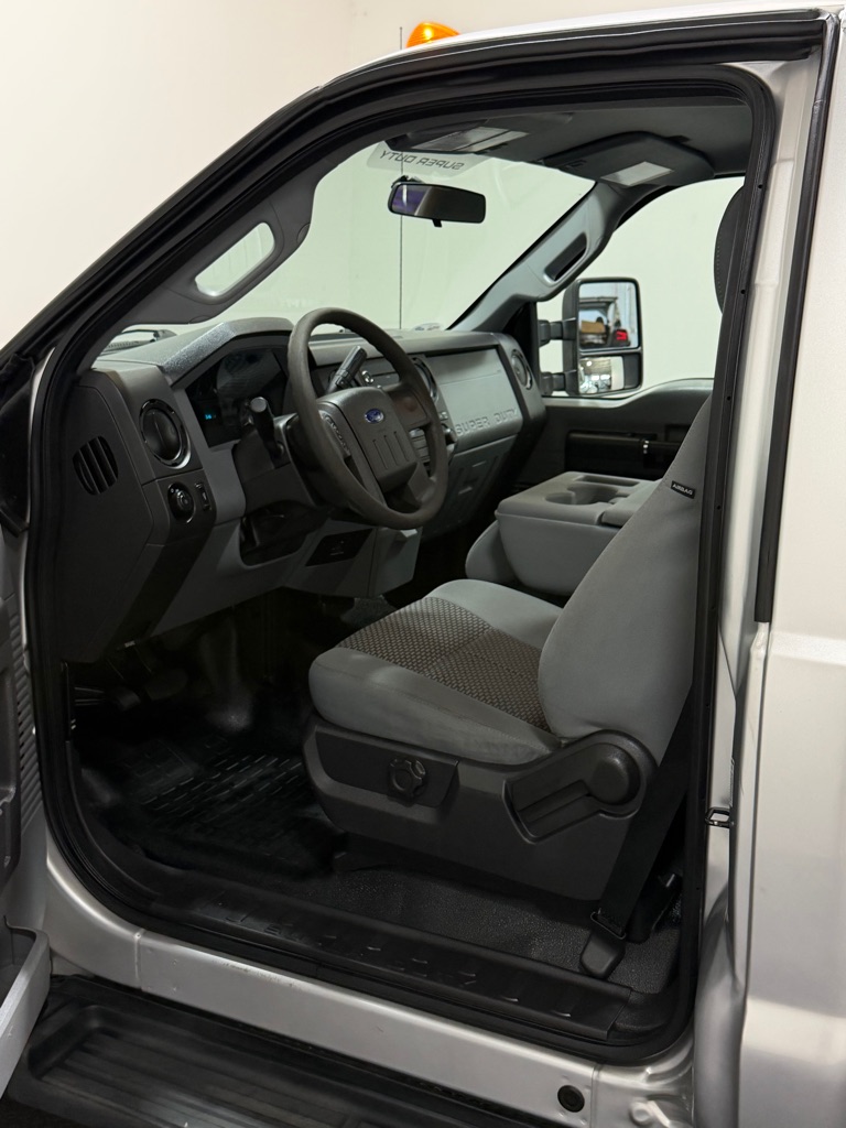 Photo 8 of this FORD F350