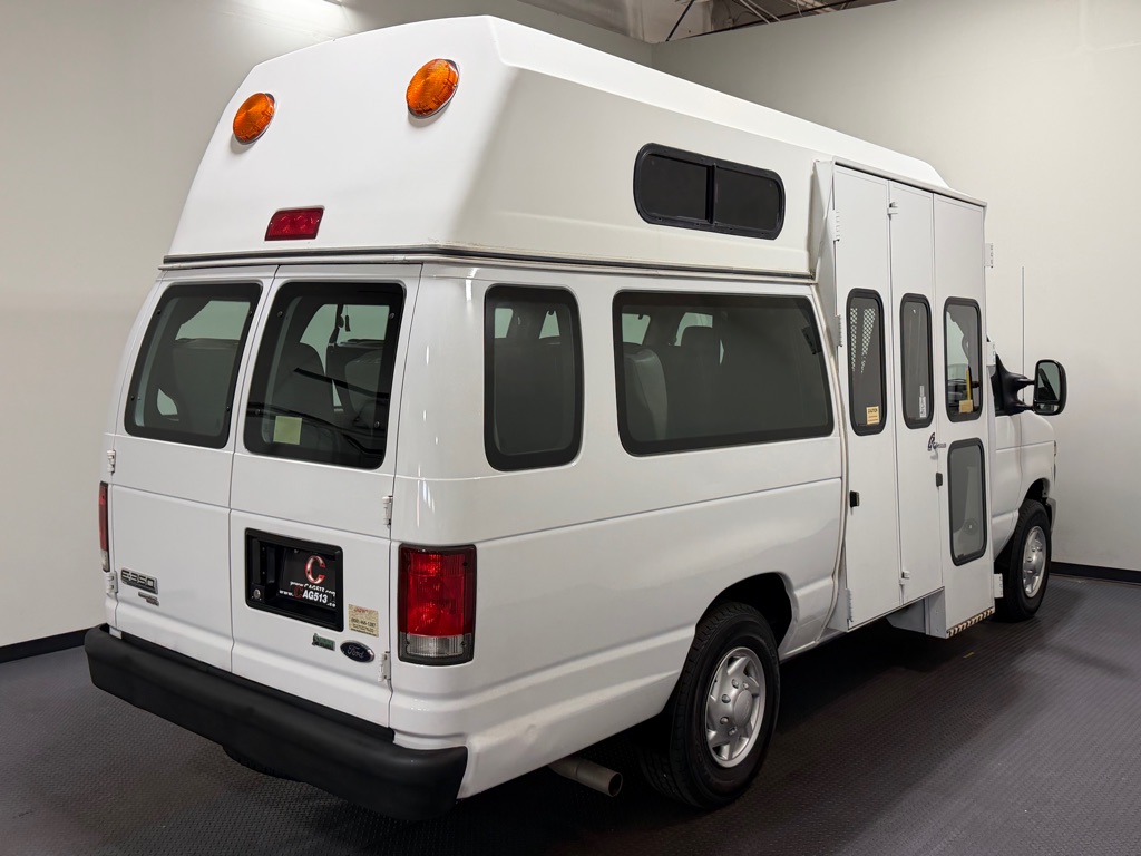 Photo 5 of this FORD ECONOLINE