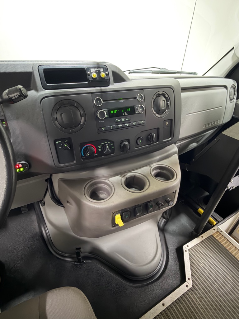 Photo 14 of this FORD ECONOLINE