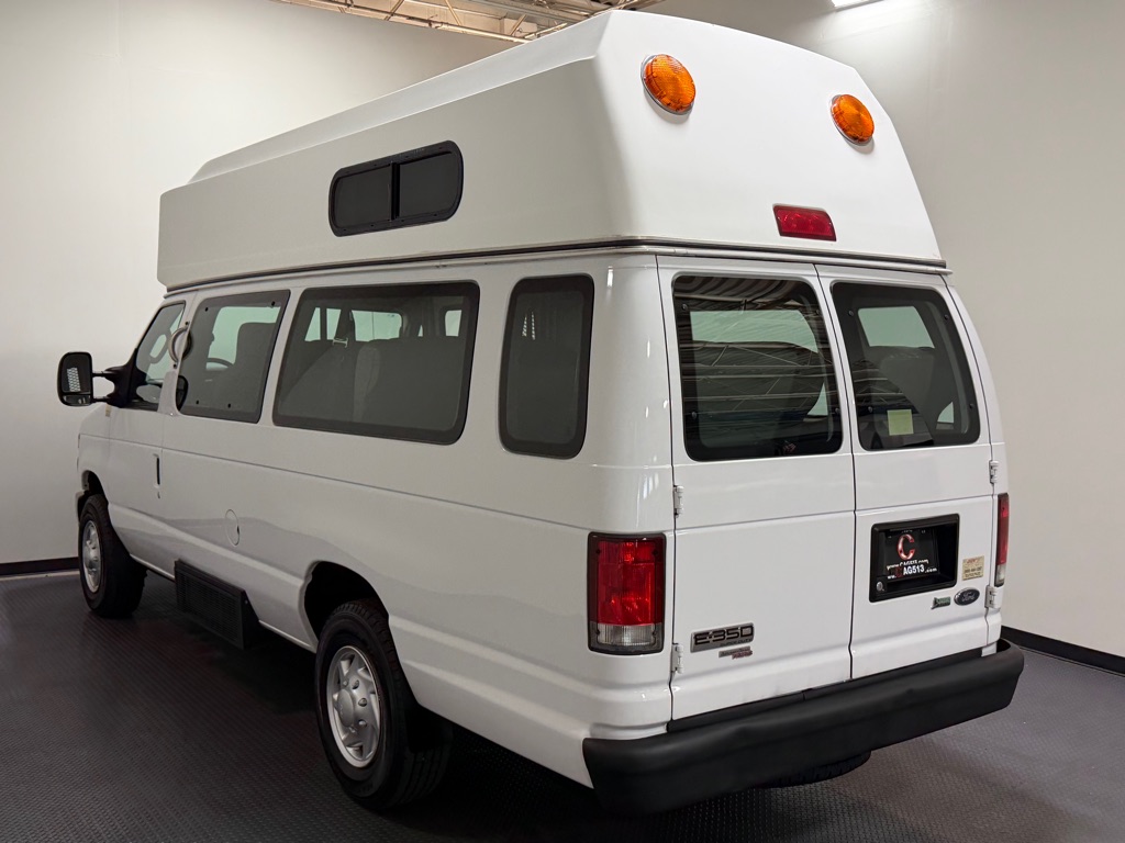 Photo 7 of this FORD ECONOLINE