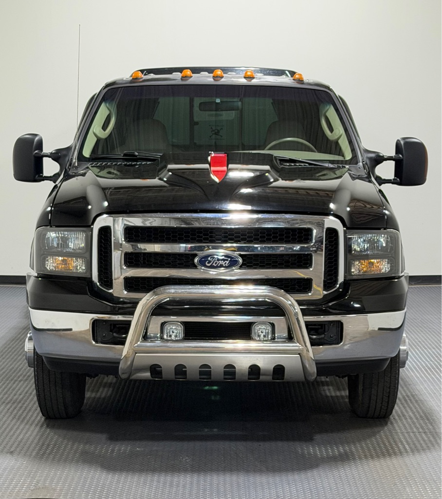 Photo 3 of this FORD F350