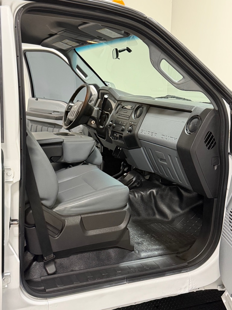 Photo 11 of this FORD F350