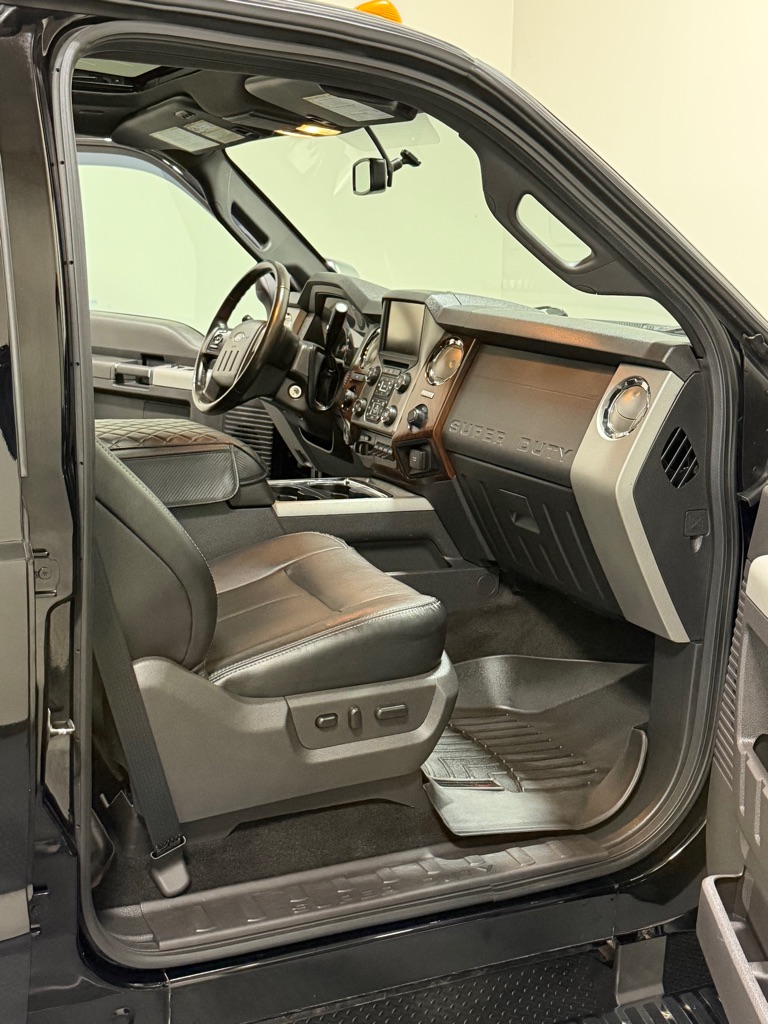 Photo 11 of this FORD F350