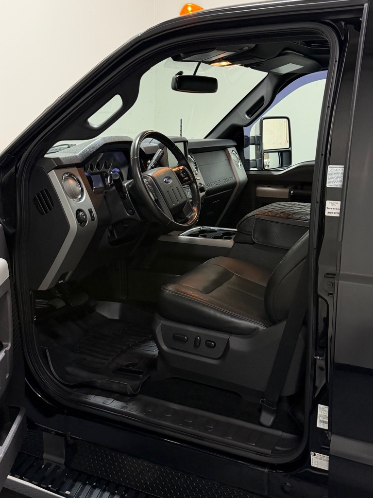 Photo 8 of this FORD F350