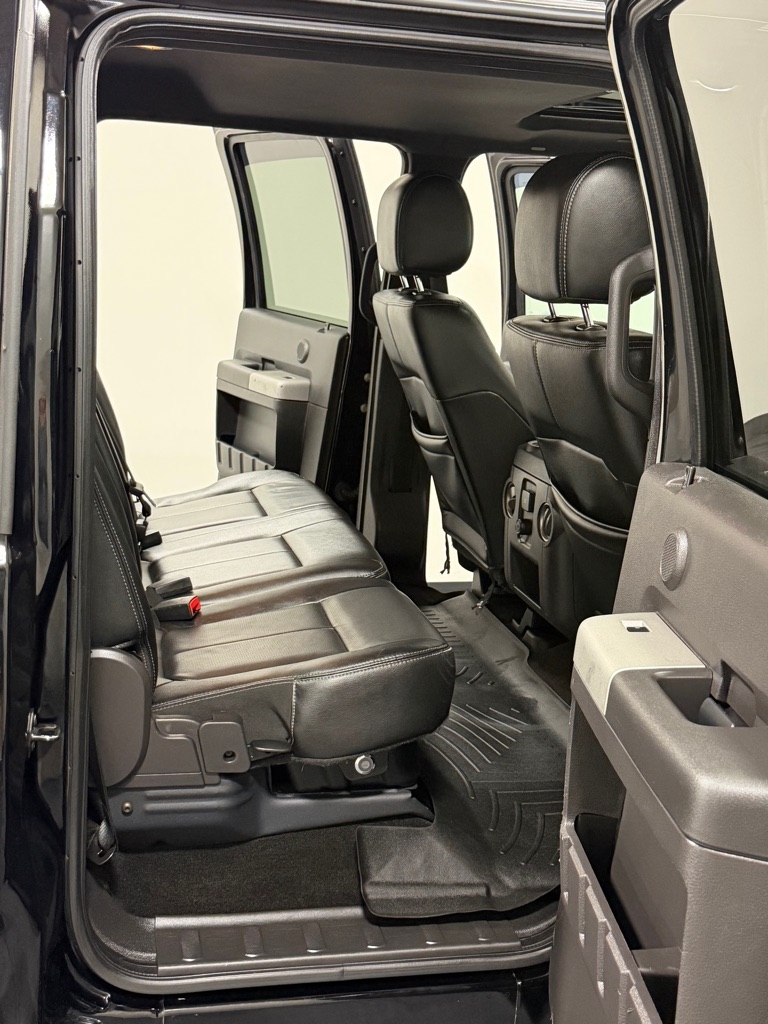 Photo 10 of this FORD F350