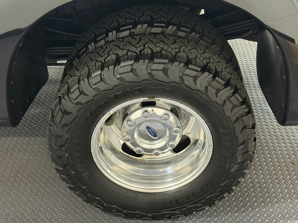 Photo 20 of this FORD F350