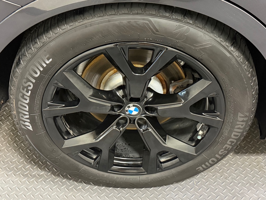 Photo 20 of this BMW X7