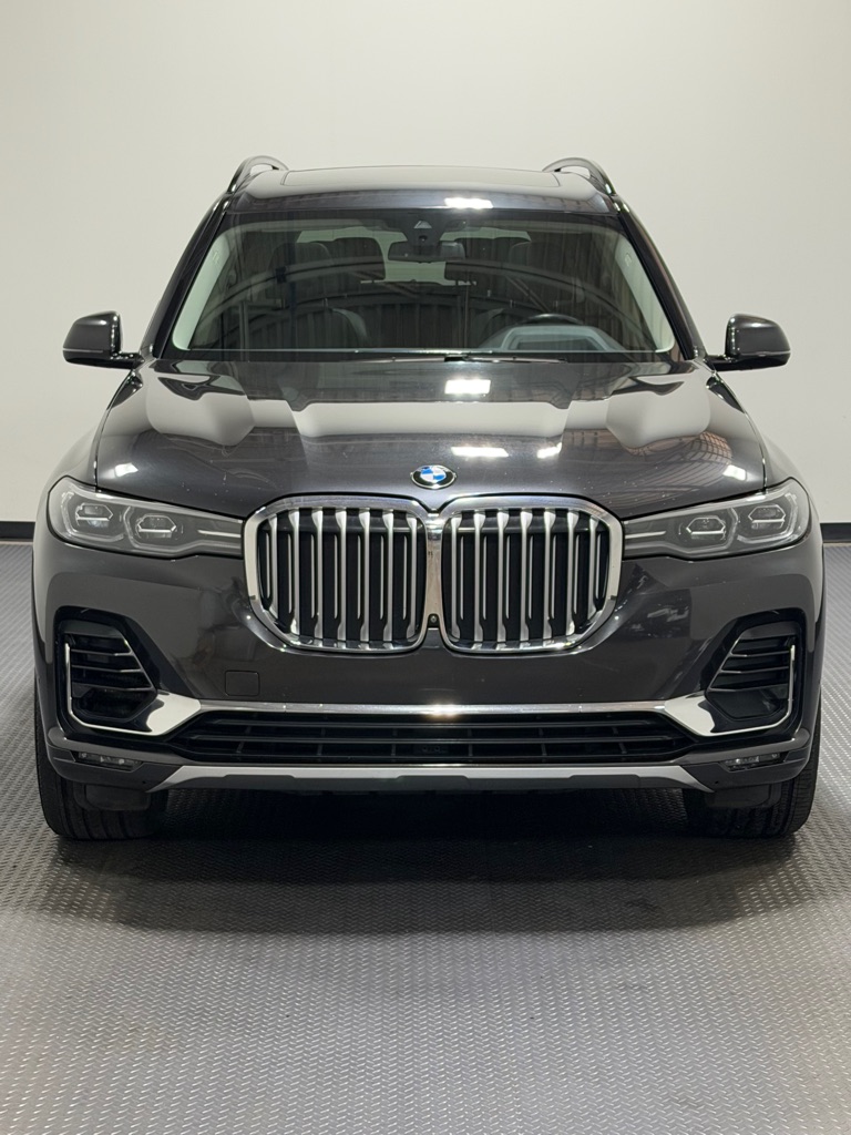 Photo 3 of this BMW X7