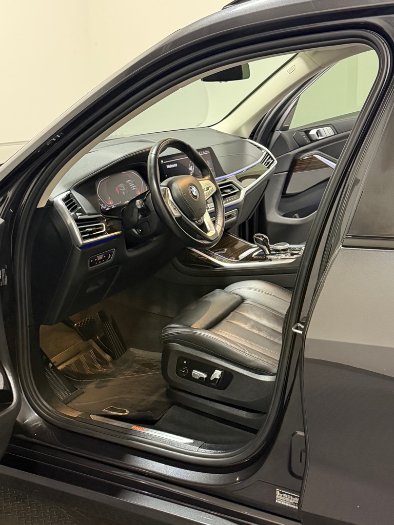 Photo 8 of this BMW X7