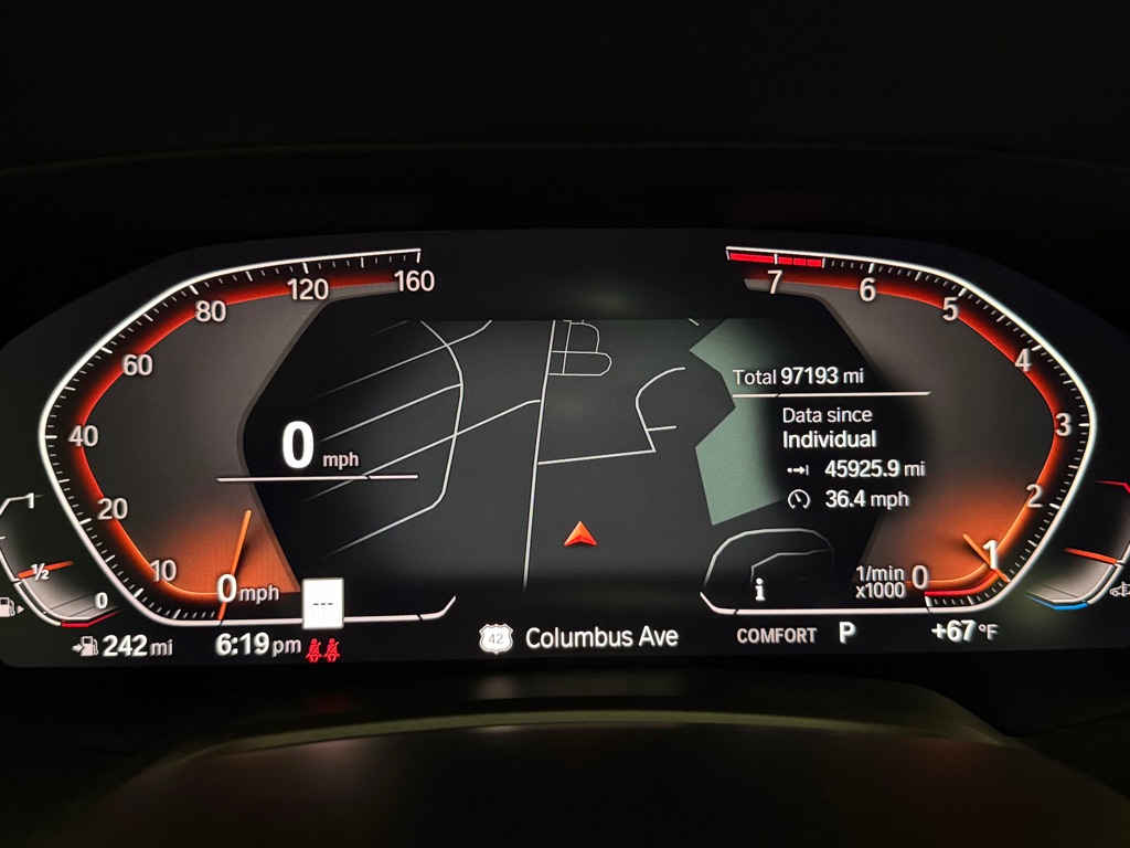 Photo 15 of this BMW X7