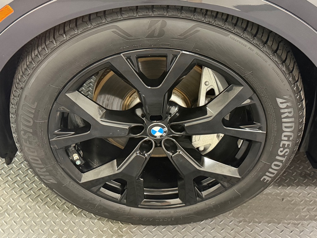 Photo 22 of this BMW X7
