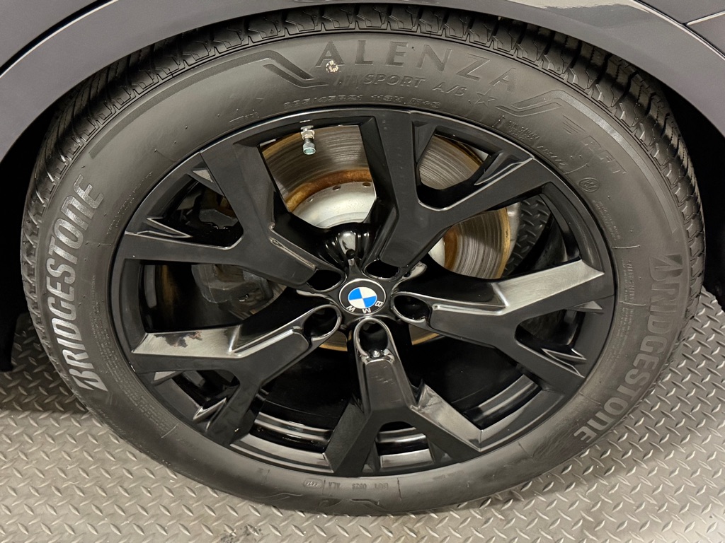 Photo 21 of this BMW X7
