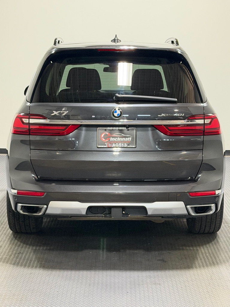 Photo 6 of this BMW X7