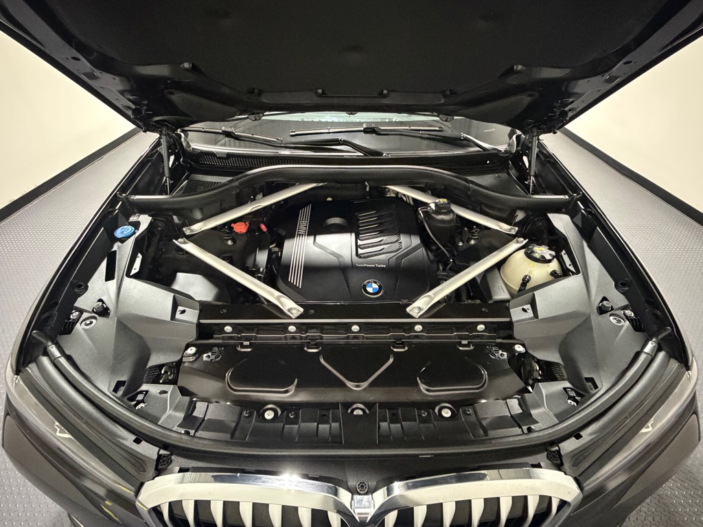 Photo 18 of this BMW X7