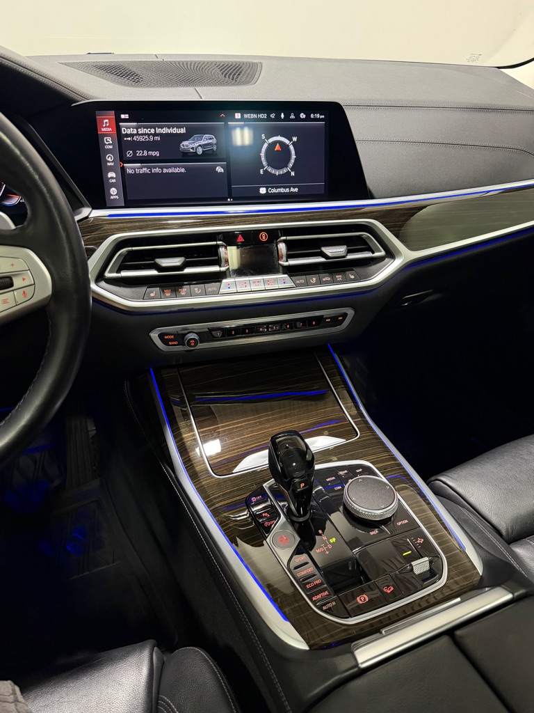 Photo 14 of this BMW X7