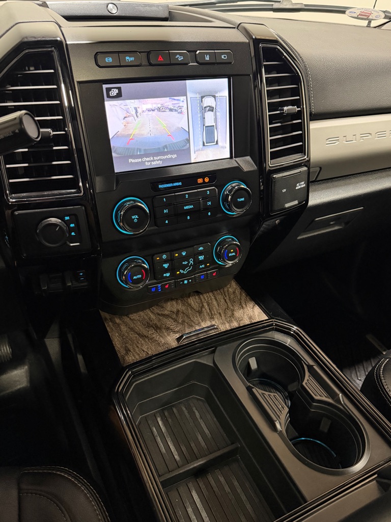 Photo 13 of this FORD F350