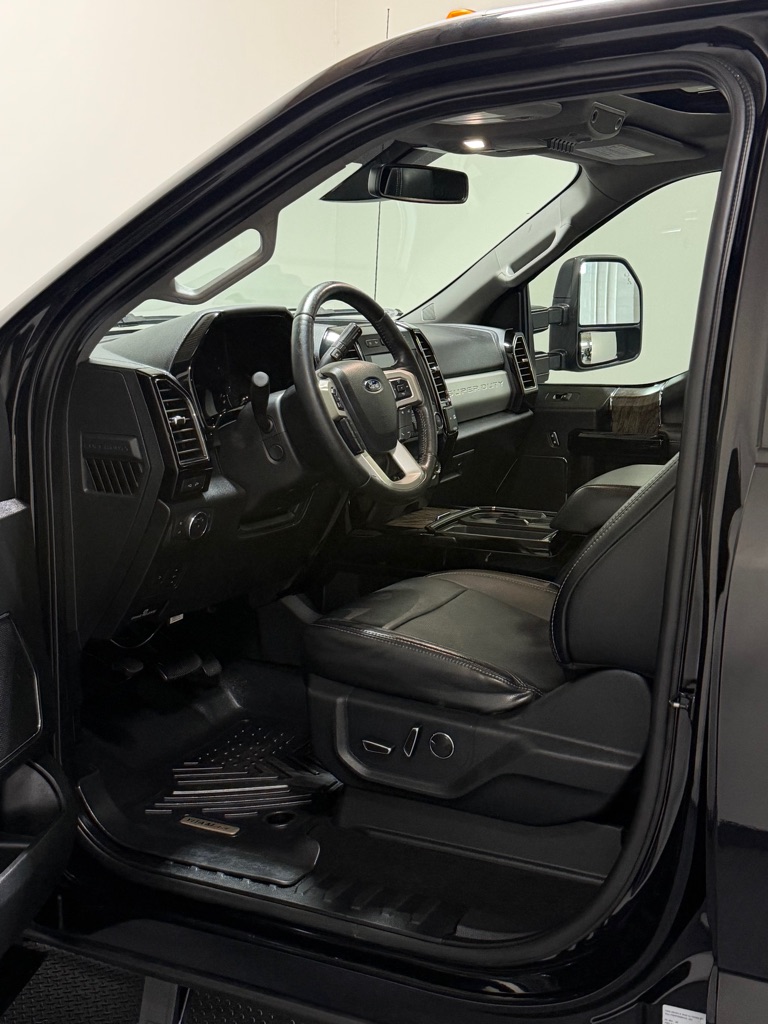 Photo 8 of this FORD F350